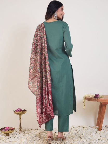 Ethnic Motifs Embroidered Regular Thread Work Kurta With Trousers & Dupatta