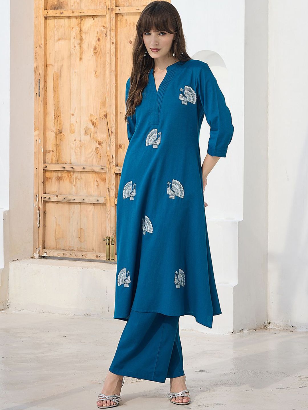 Dhiyona IE Floral Embroidered Pure Cotton Mandarin Collar Tunic With Trousers