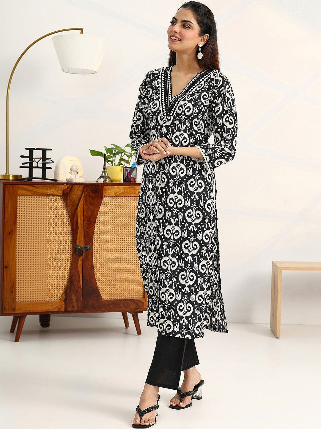 Women Ethnic Motifs Printed Regular Thread Work Kurta with Trousers & With Dupatta