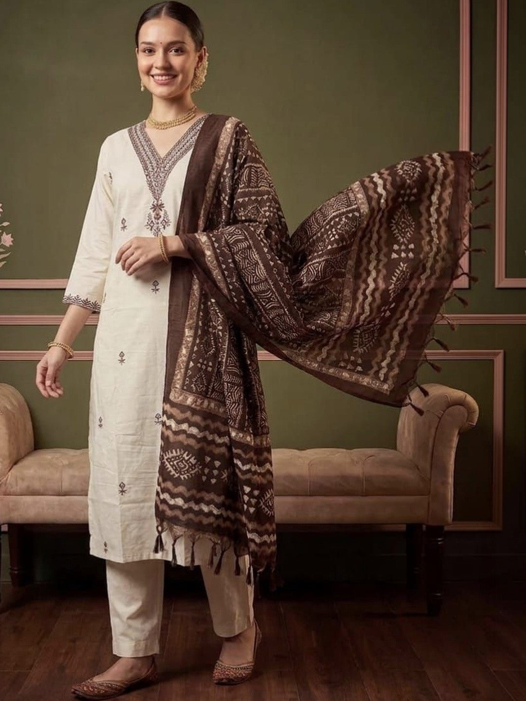 Women Ethnic Motifs Embroidered Regular Thread Work Pure Cotton Kurta with Trousers & With Dupatta