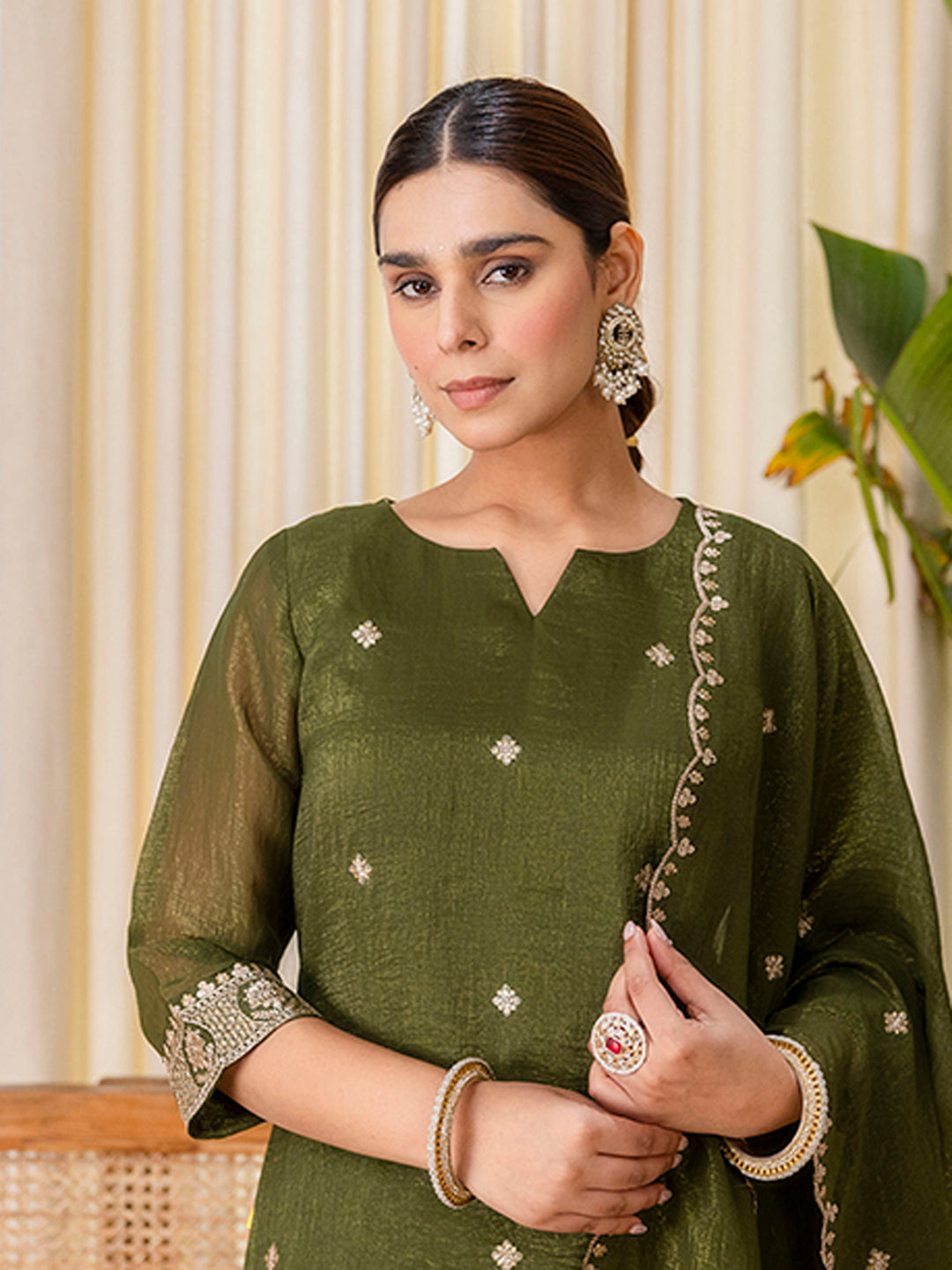 Dhiyona VV Green Embroidred Kurta Sets with Sequins Work Women Suits