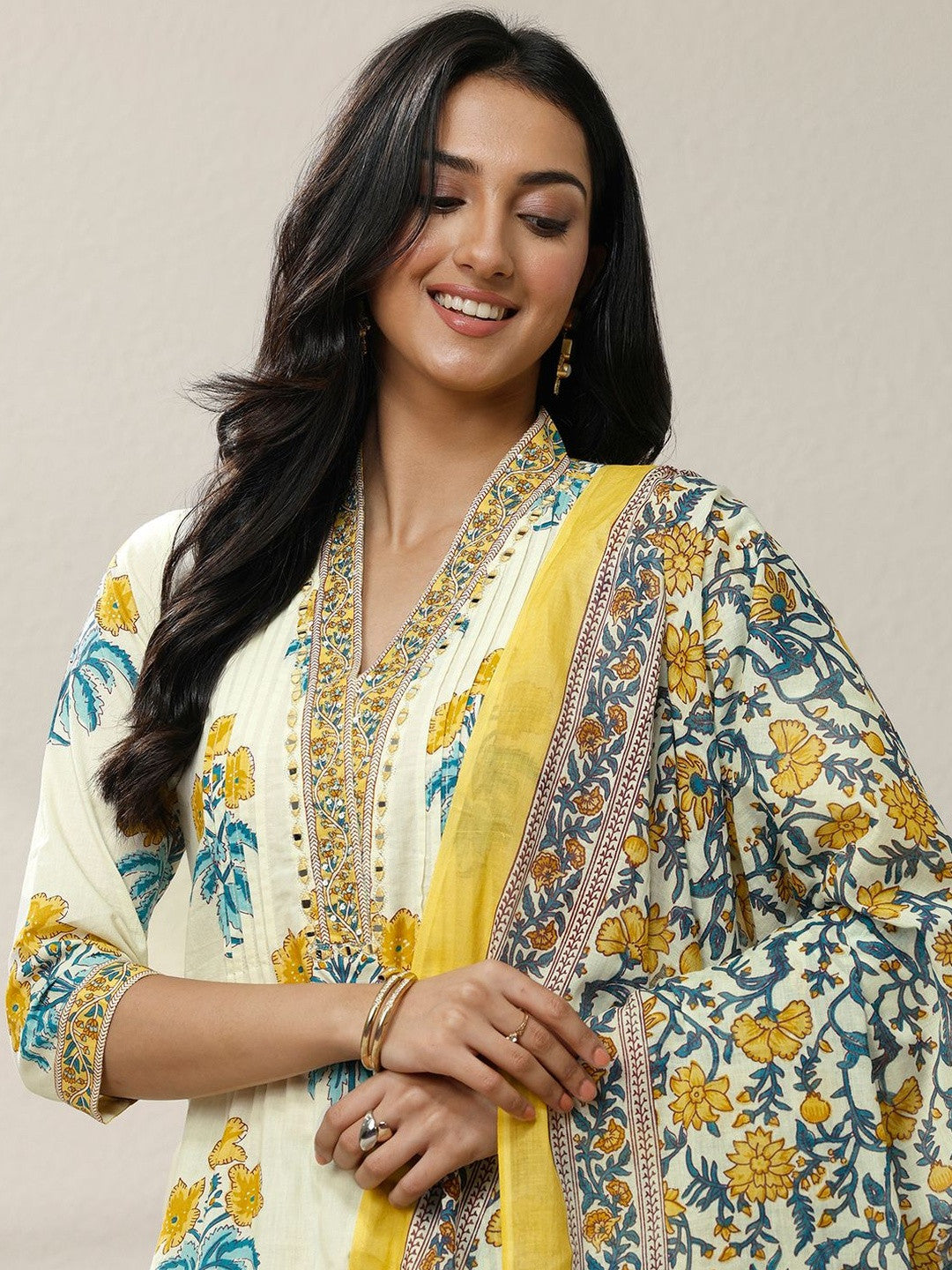 Women Floral Printed Regular Mirror Work Kurta with Trousers & With Dupatta