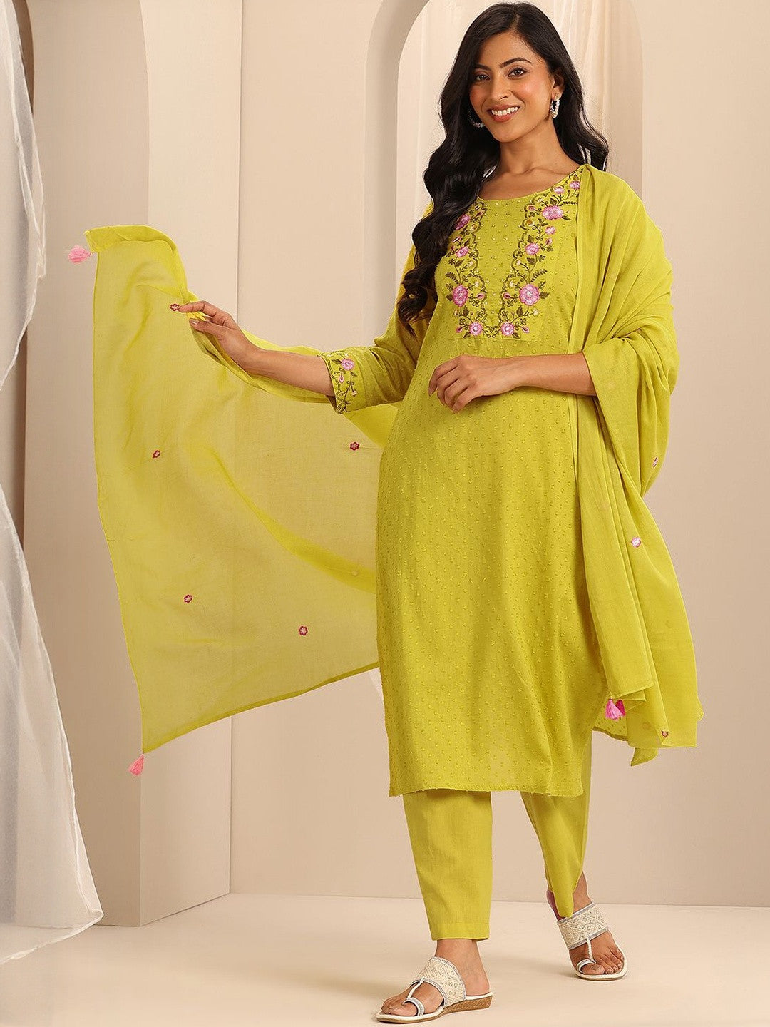 Floral Embroidered Thread Work Straight Kurta With Trousers & Dupatta