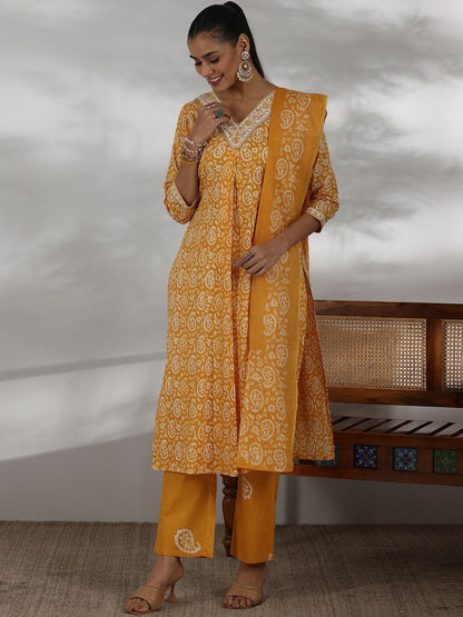 Women Paisley Printed Regular Thread Work Kurta with Palazzos & With Dupatta