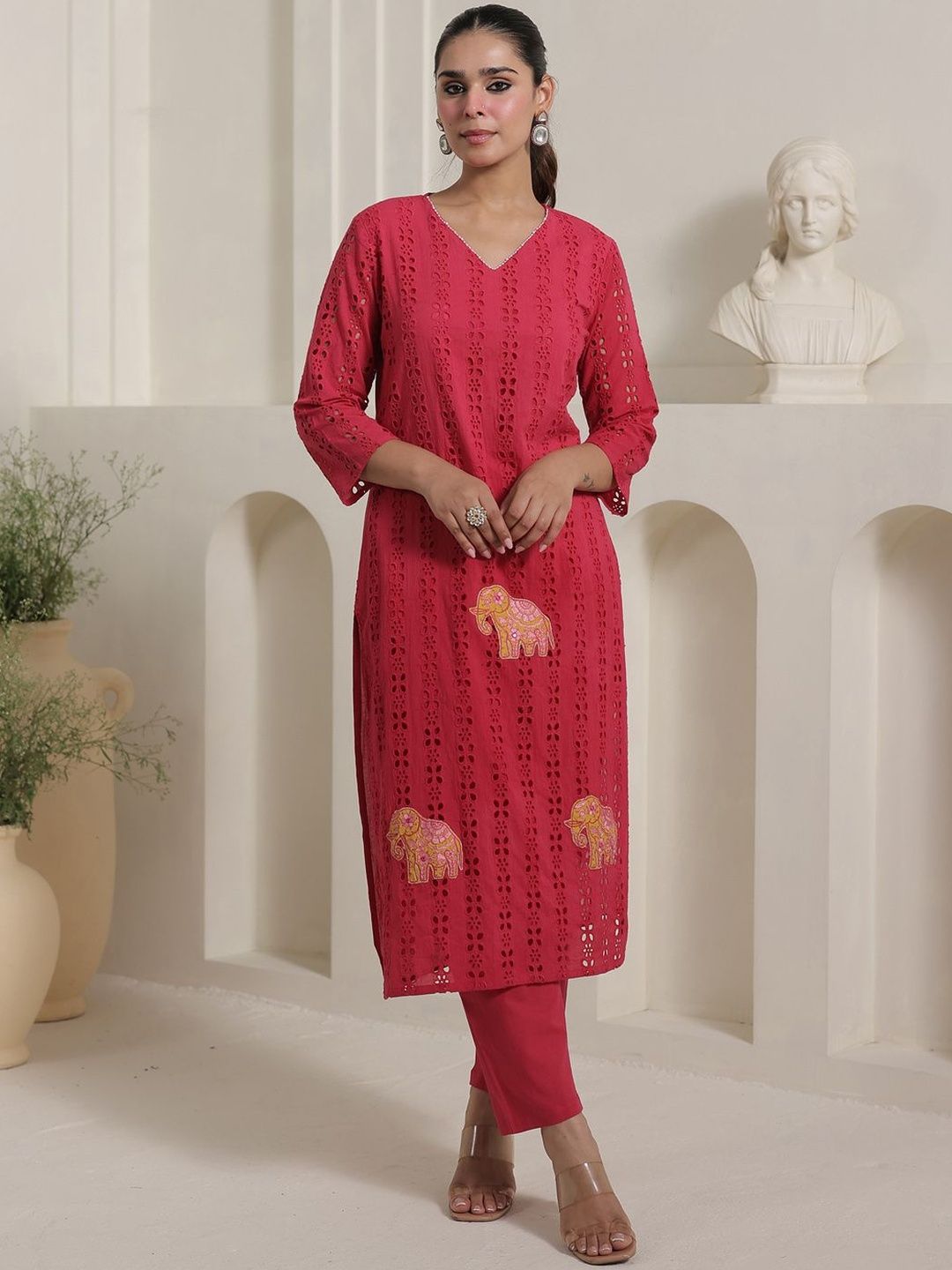 Women Ethnic Motifs Printed Pure Cotton Kurta with Trouser