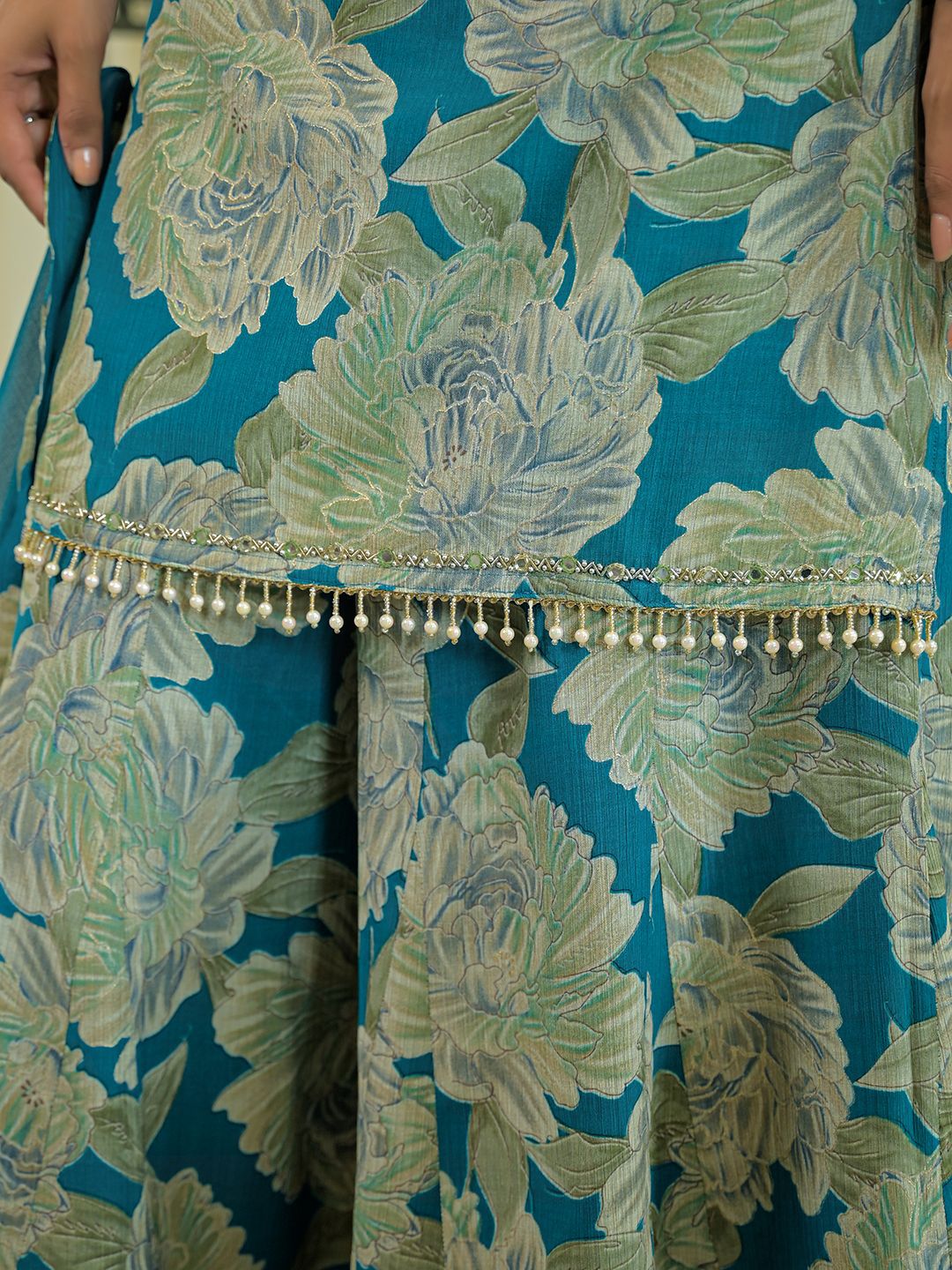 Dhiyona HOP Women Floral Printed Kurta with Sharara & Dupatta