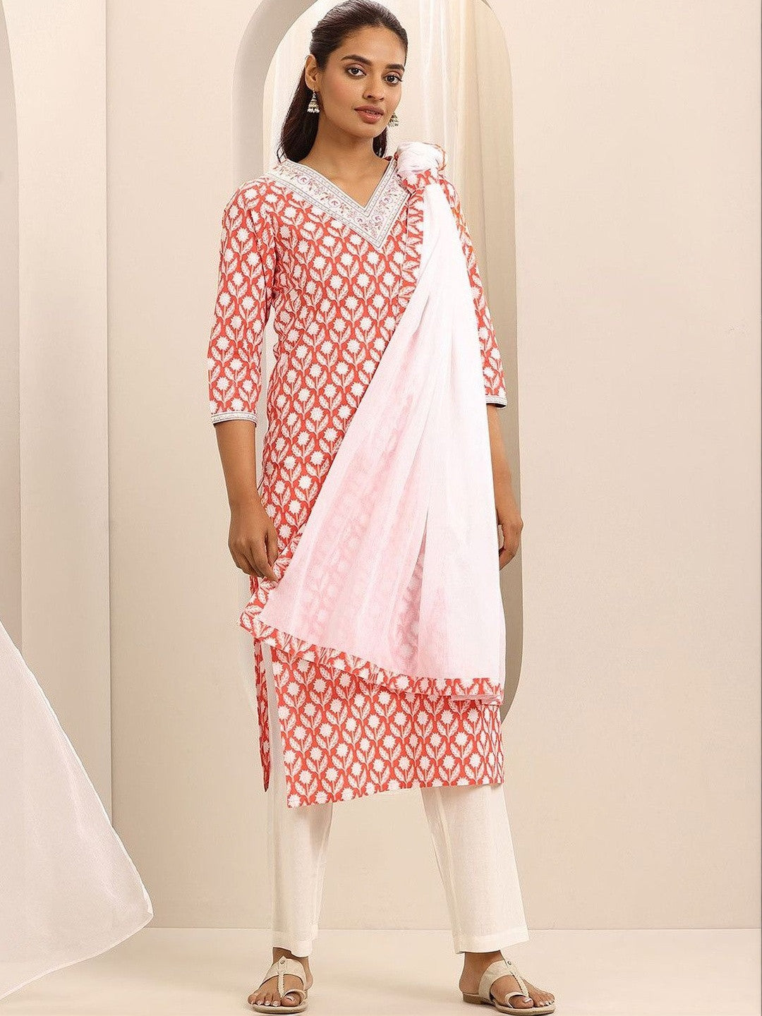 Women Ethnic Motifs Printed Regular Thread Work Kurta with Trousers & With Dupatta
