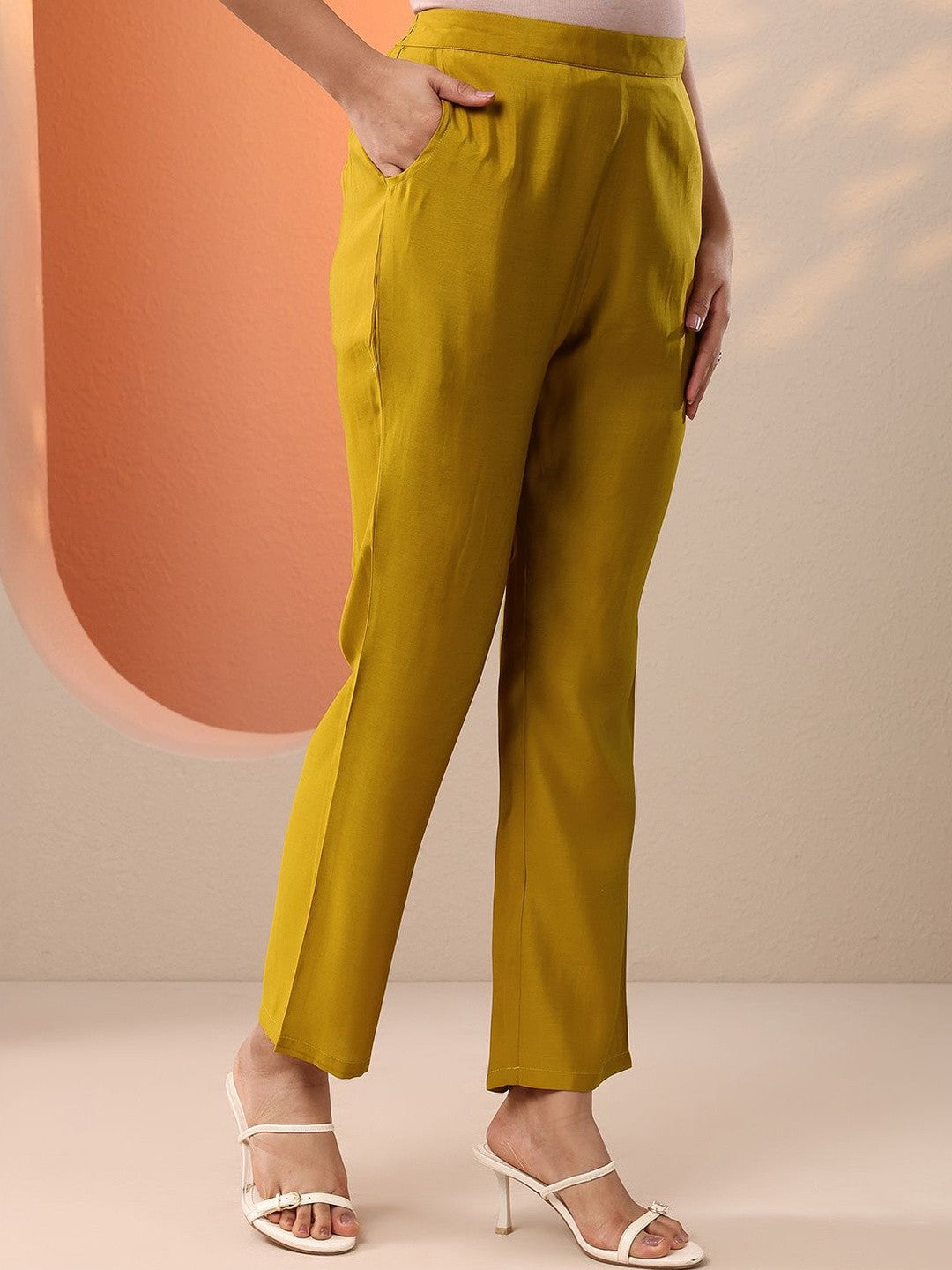 Women Printed Regular Kurta with Trousers & With Dupatta