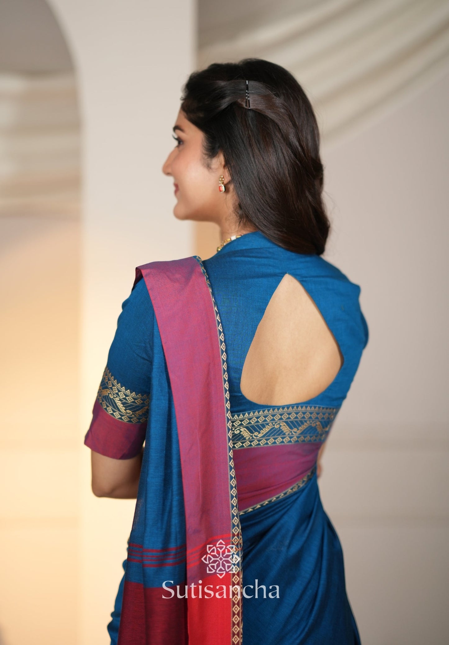 Dhiyona SS The Weaver's Touch: Pure Bengal Cotton Saree with Timeless Appeal