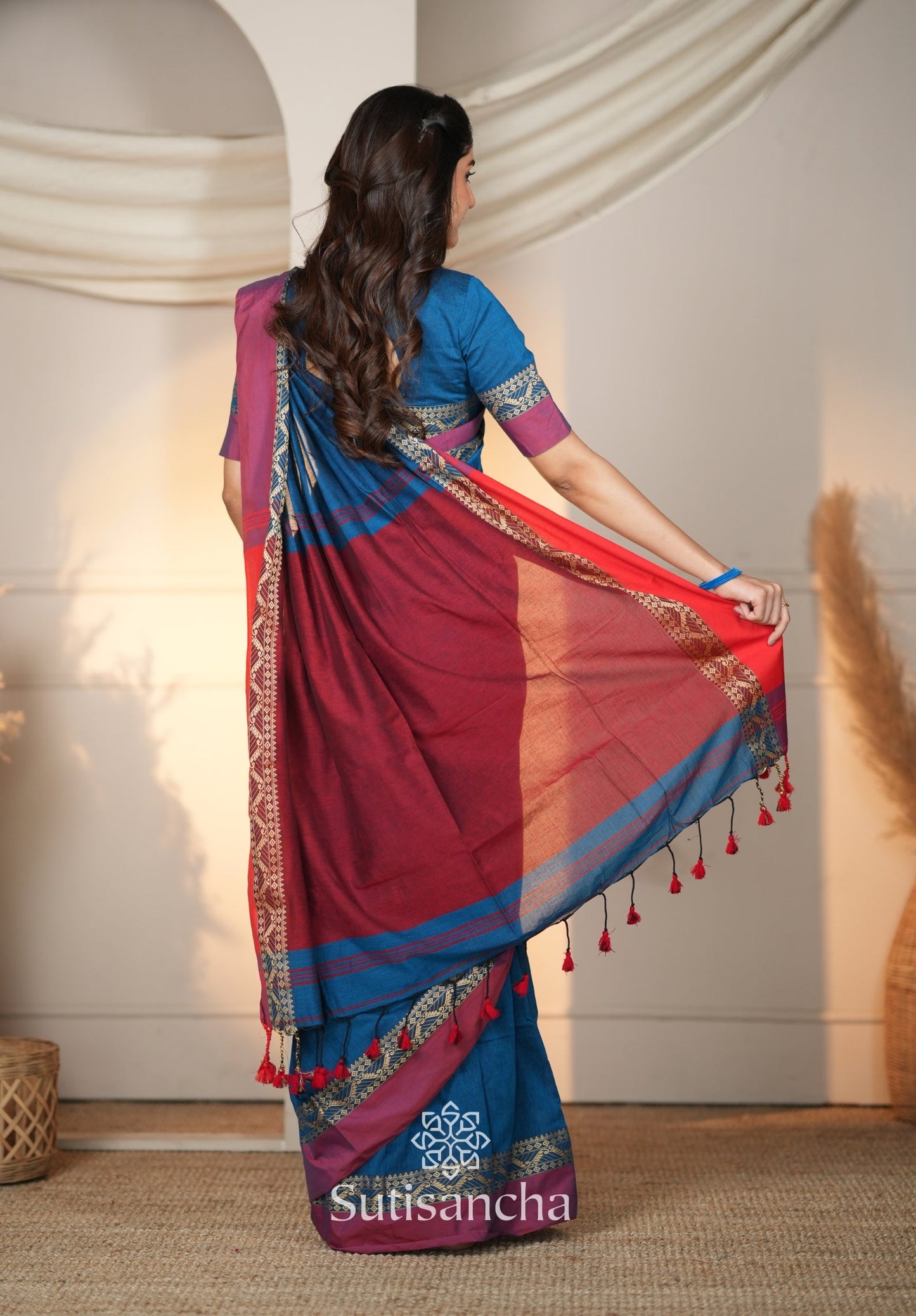 Dhiyona SS The Weaver's Touch: Pure Bengal Cotton Saree with Timeless Appeal