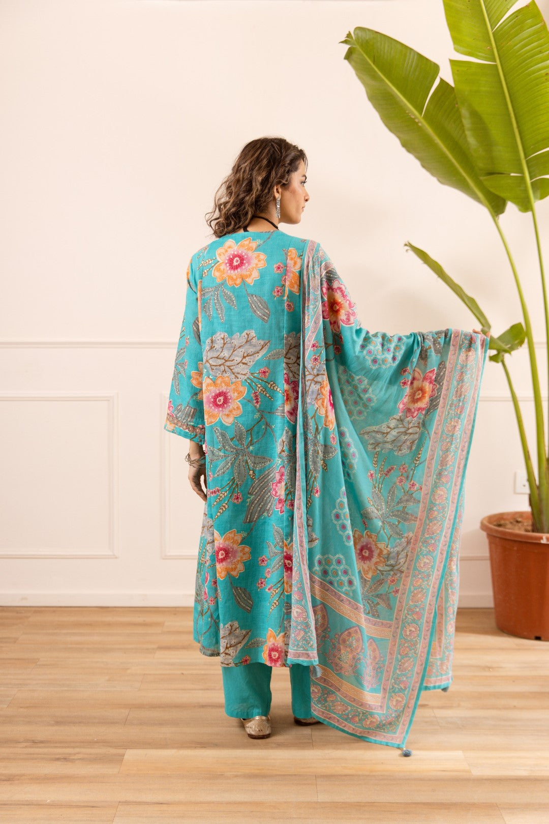 Karen artic embroidery cotton suit set