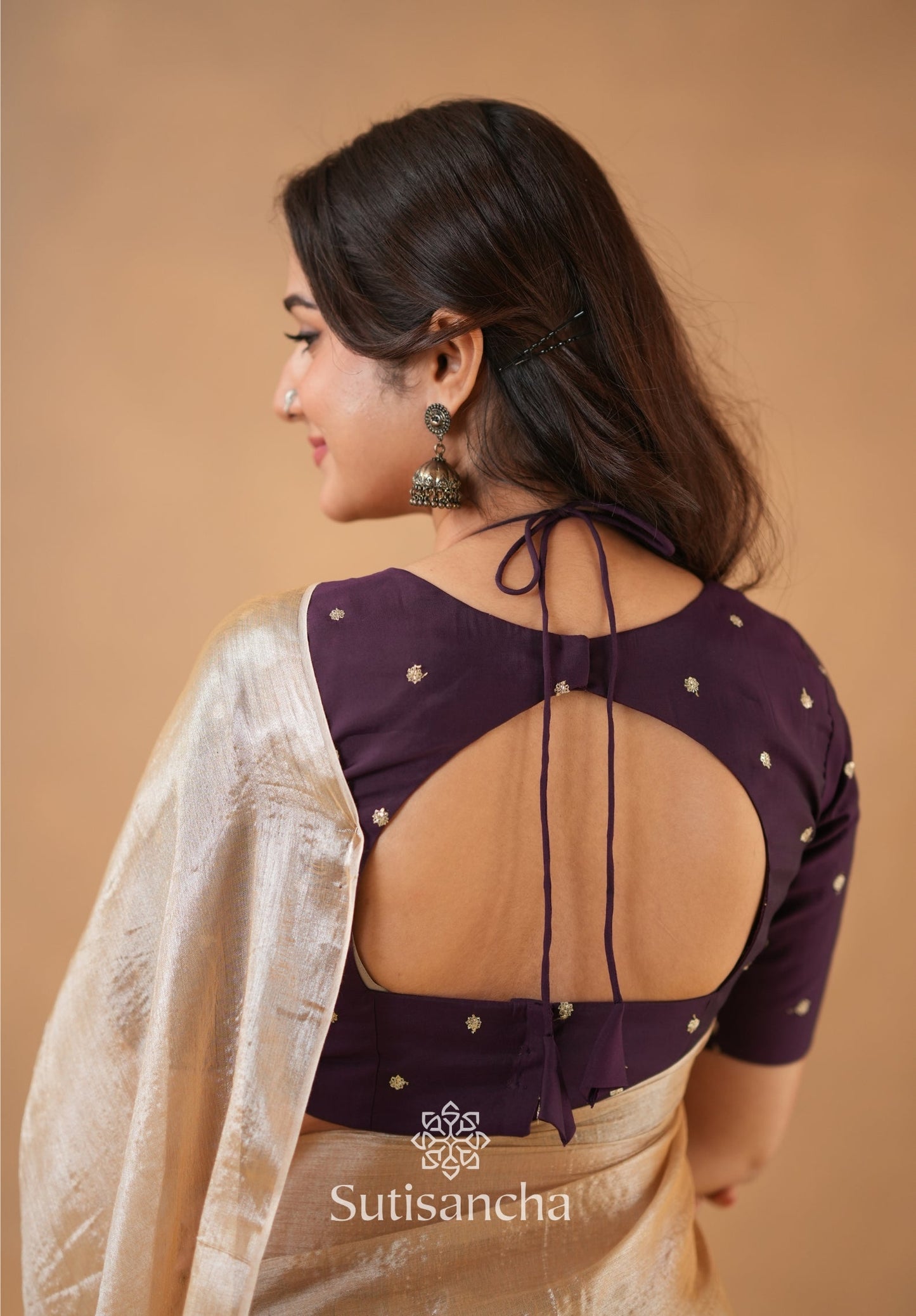Dhiyona SS Ivory Gold Horizon – Flowing with Regal Charm