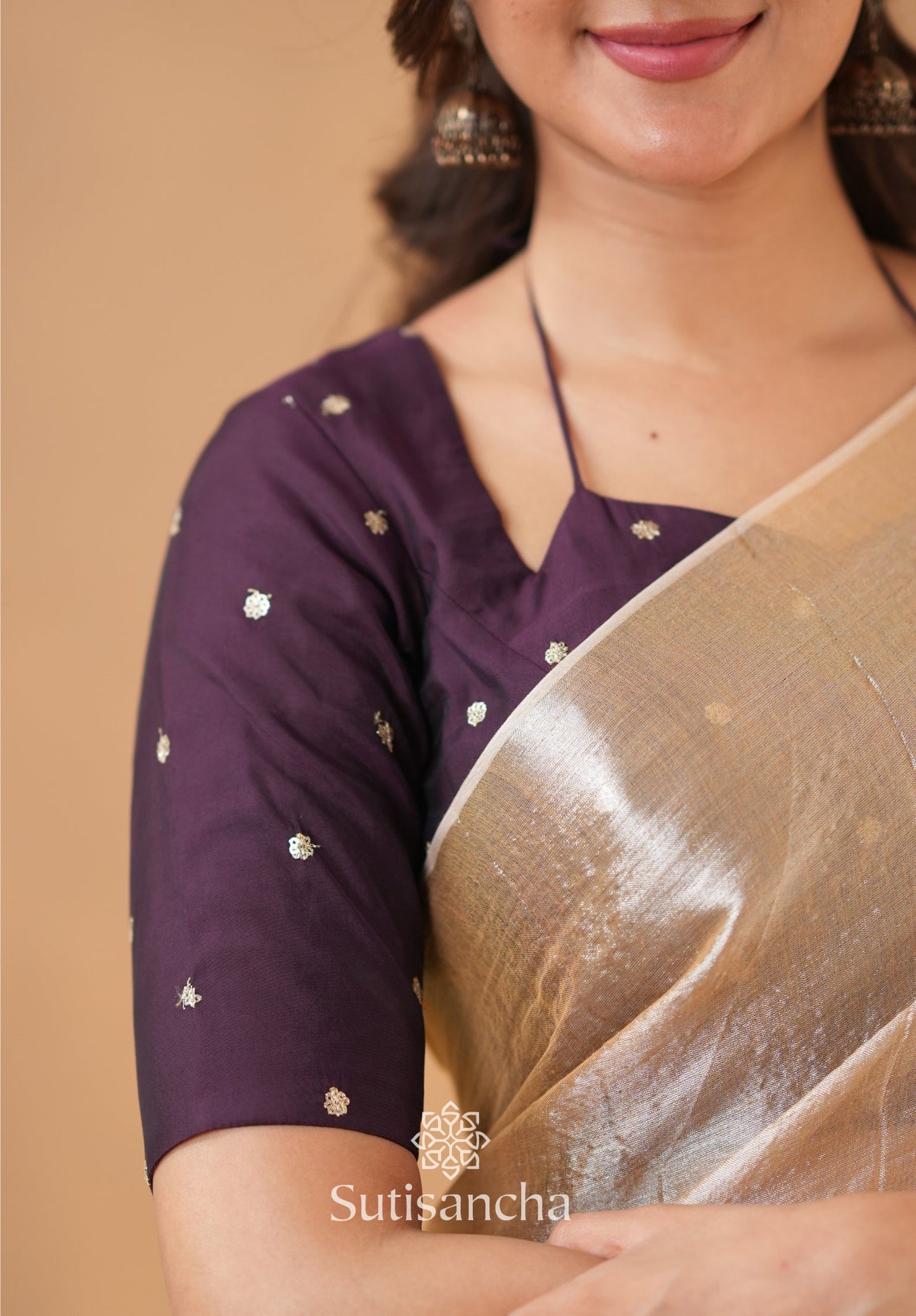 Dhiyona SS Ivory Gold Horizon – Flowing with Regal Charm