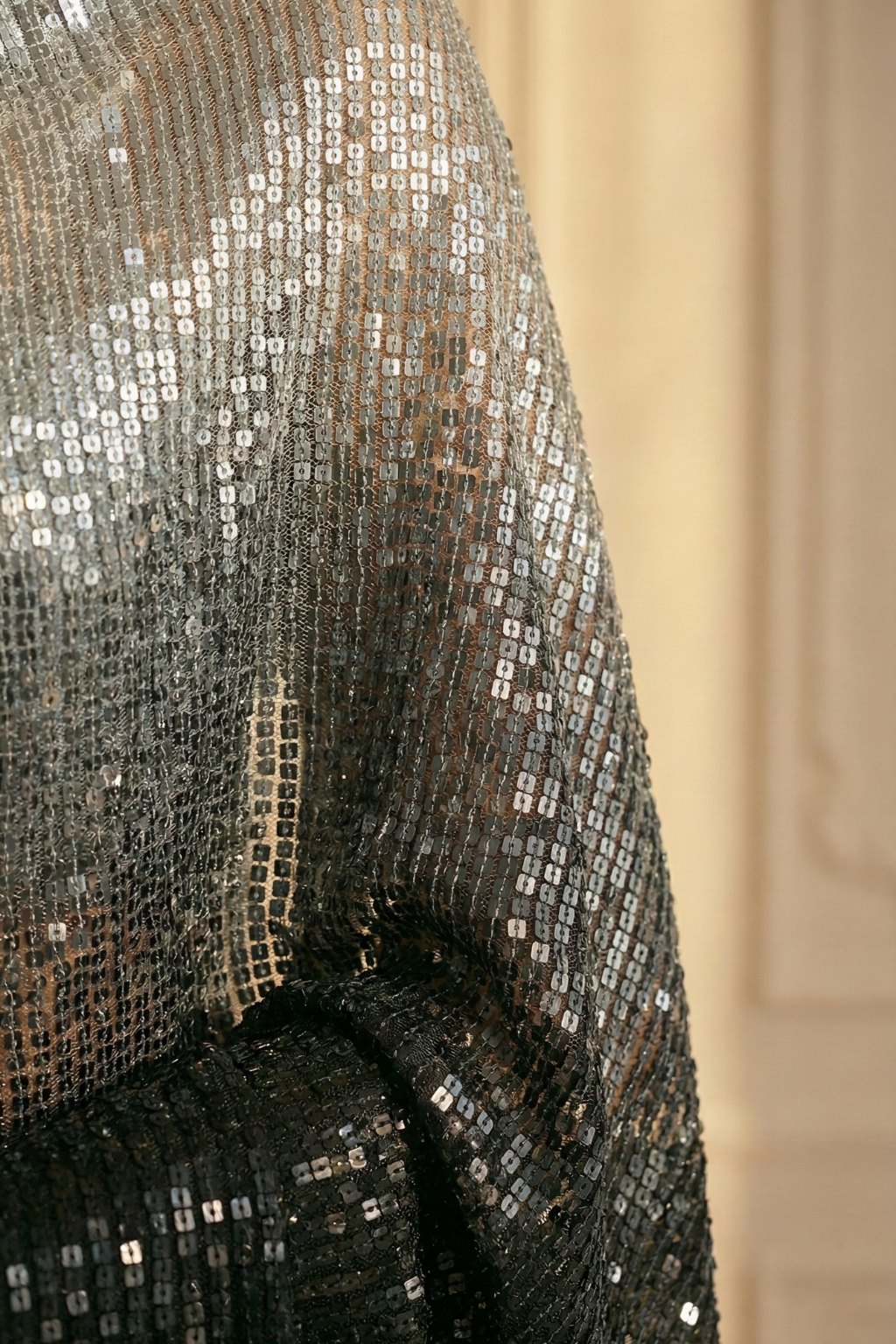 Dhiyona ST Black and Grey Ombre' Knitted Sequin Saree with Blouse Fabric