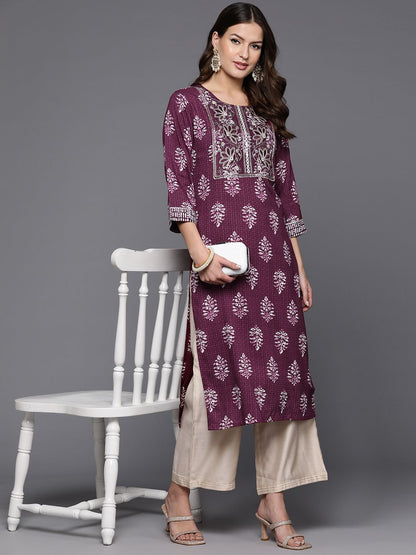 Dhiyona IE Women Floral Printed Mirror Work Kurta