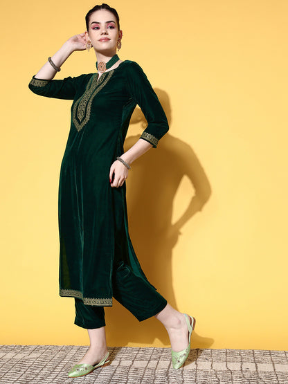 Women Floral Velvet Kurta Set