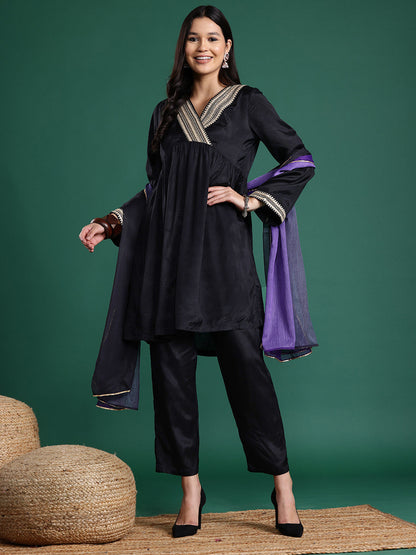 Embroidered Sequin Detail Kurta Set