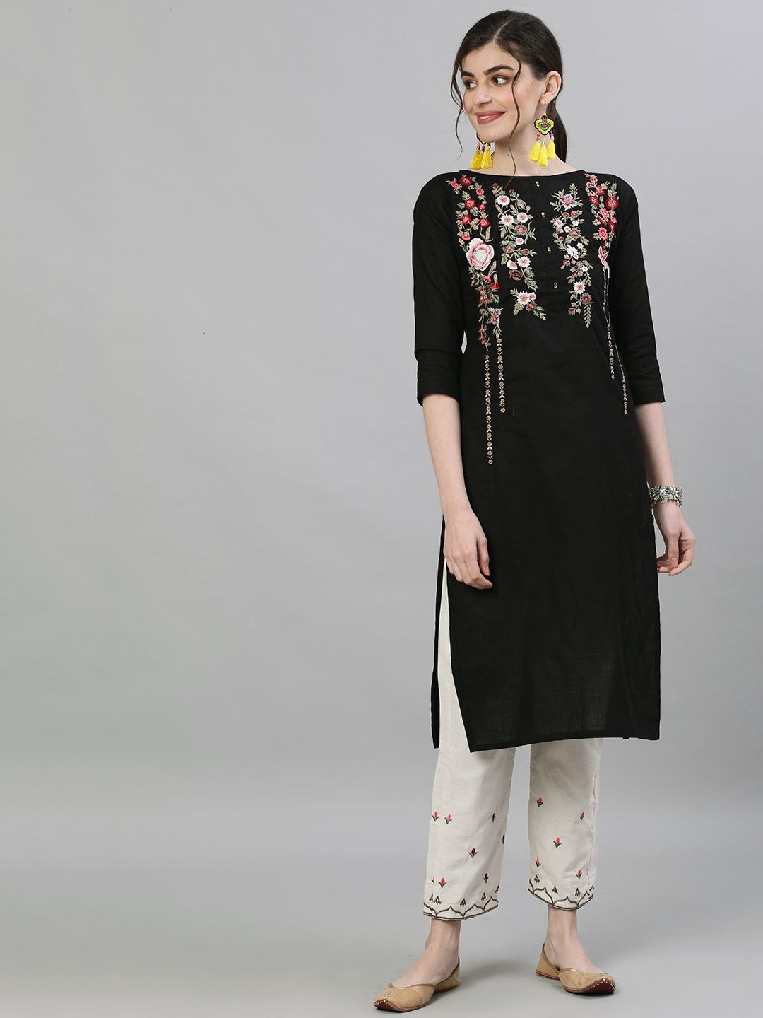 Dhiyona IS Women's Women Black & Off-White Embroidered Kurta with Trousers