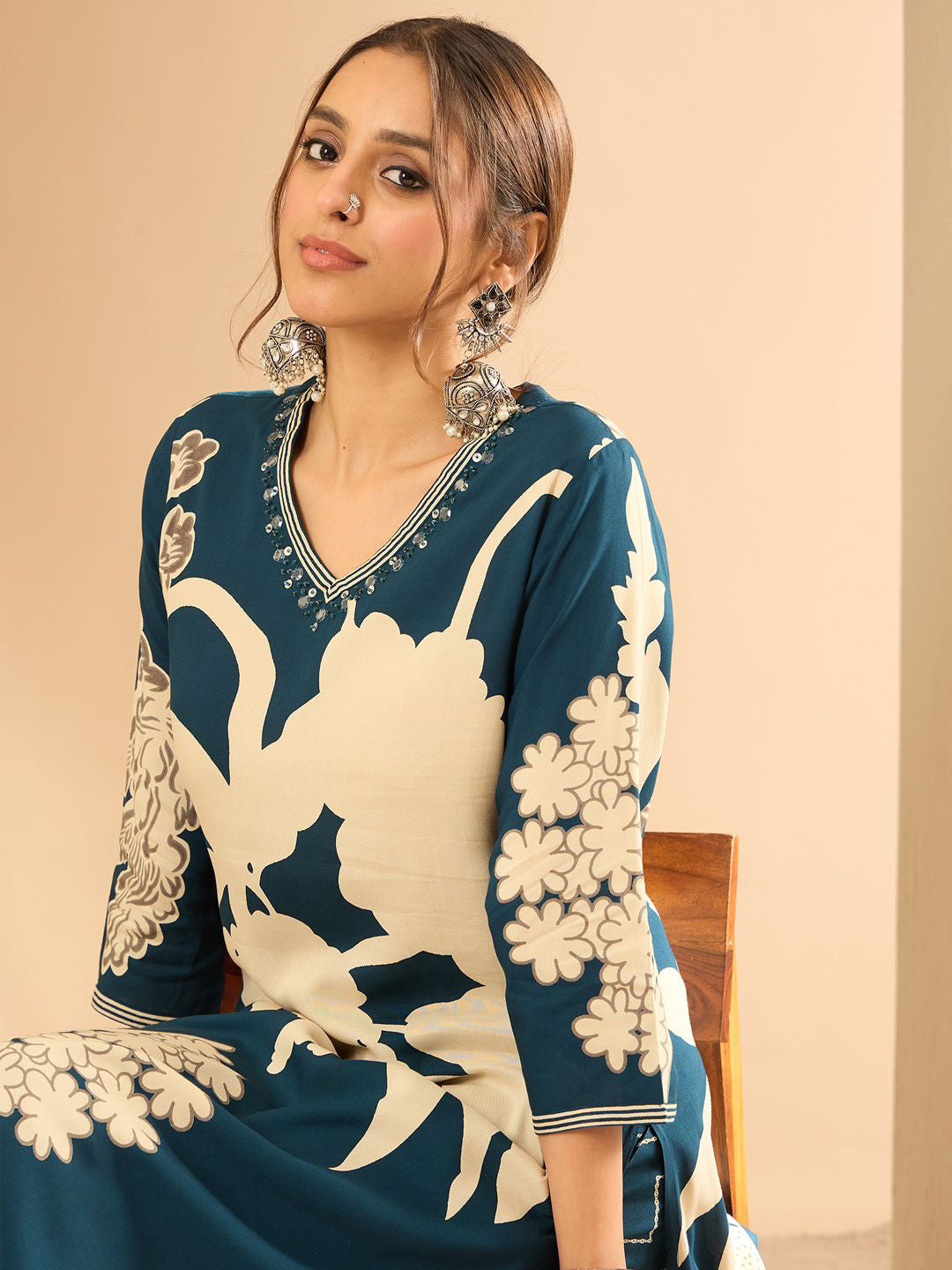Women Floral Printed Regular Sequinned Kurta with Salwar