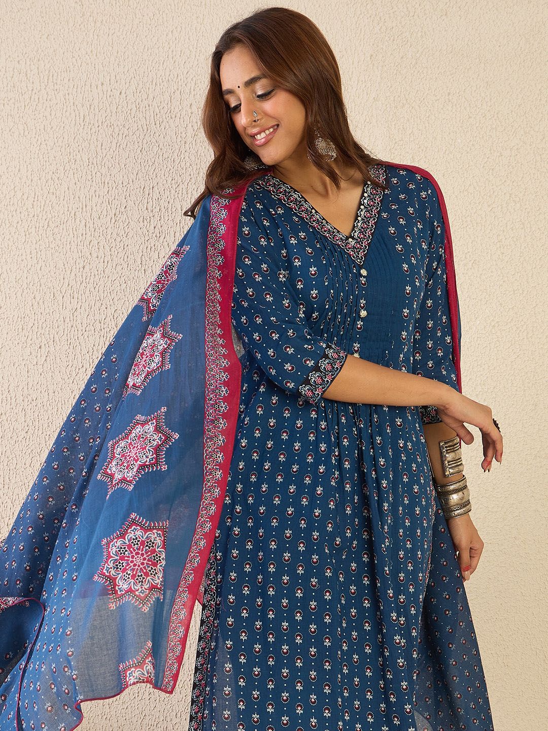 Dhiyona IE Women Ethnic Motifs Printed Thread Work Kurta with Trousers & With Dupatta