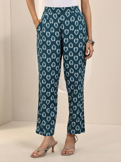 Women Printed Regular Kurta with Trousers