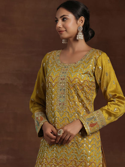 Dhiyona LL Ethnic Motifs Embroidered Round Neck Three-Quarter Sleeves Sequinned Kurta Set