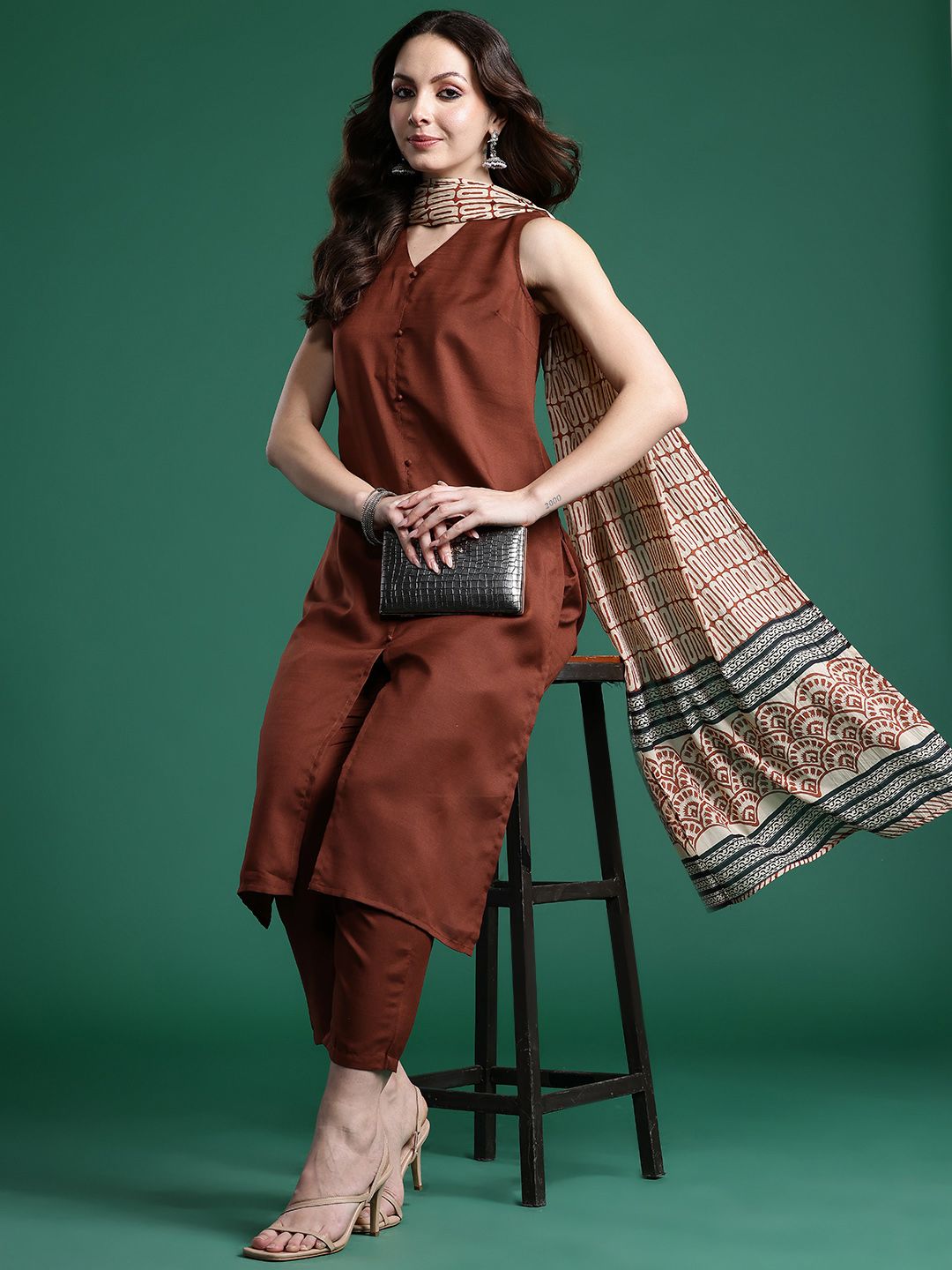 Dhiyona IE Solid Regular Kurta with Trousers & Dupatta