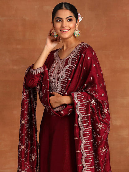 Dhiyona IE Floral Yoke Design V-Neck Sequinned Detail Straight Kurta & Trousers With Dupatta