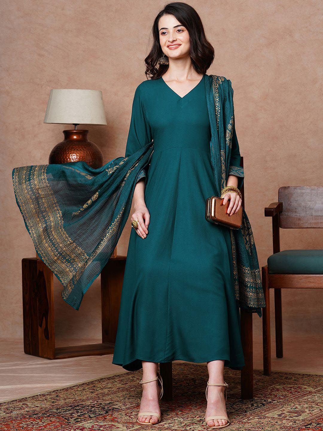 Dhiyona KL V Neck Anarkali Kurta With Trousers & Dupatta