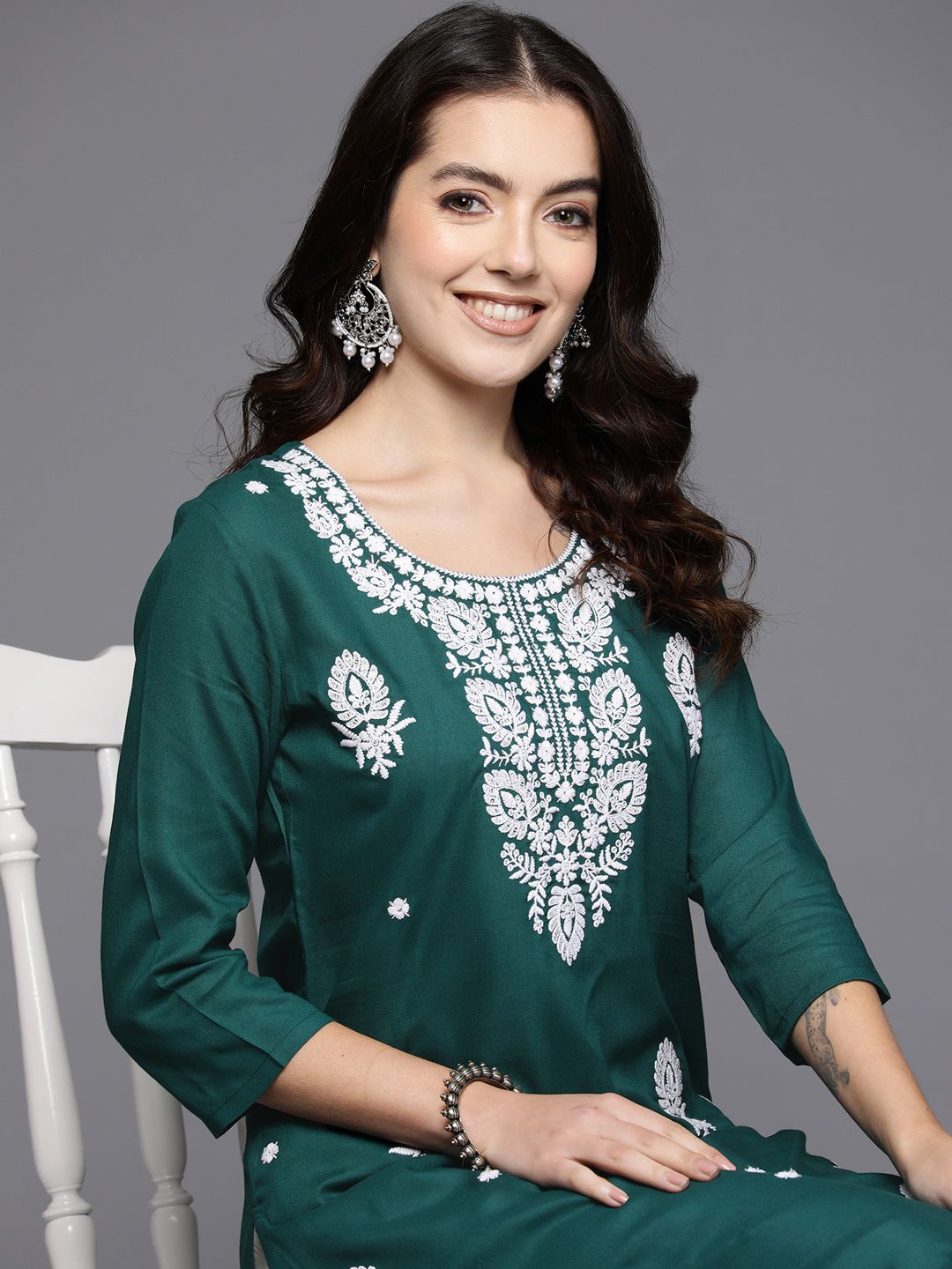 Dhiyona IE Floral Embroidered Thread Work Kurta