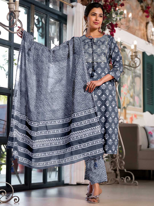 Dhiyona KL Women Grey Ethnic Motifs Printed Gotta Patti Pure Cotton Kurta with Trousers & With Dupatta