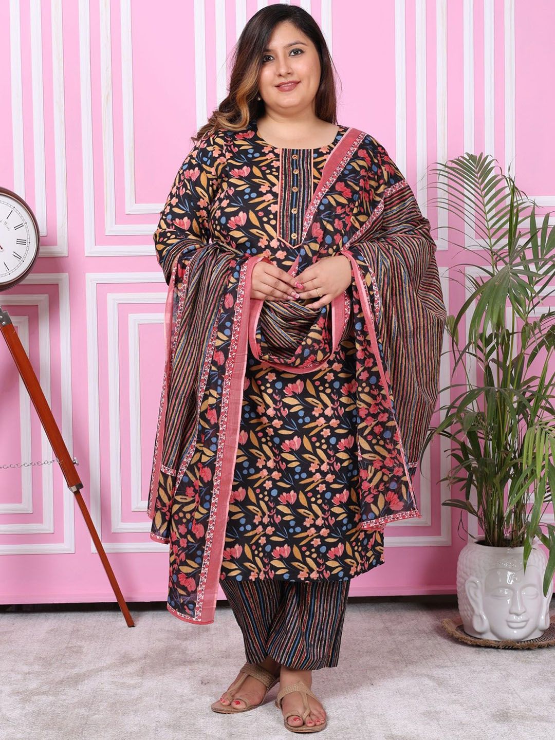 Dhiyona KL Plus Size Floral Printed Pure Cotton Straight Kurta with Trousers & Dupatta