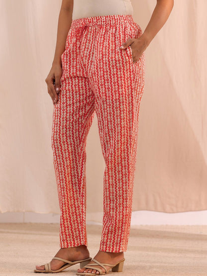 Women Floral Printed Regular Thread Work Kurta with Trousers & With Dupatta