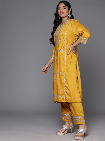 Dhiyona Women's Plus Size Ethnic Motifs Embroidered Kurta with Trousers & With Dupatta