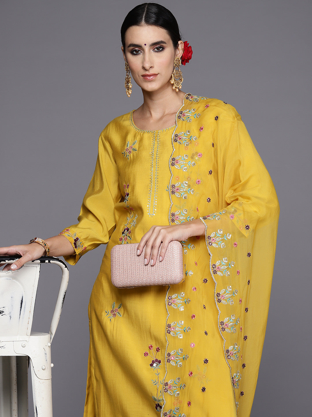 Women Floral Embroidered Regular Thread Work Kurta with Trousers & Dupatta