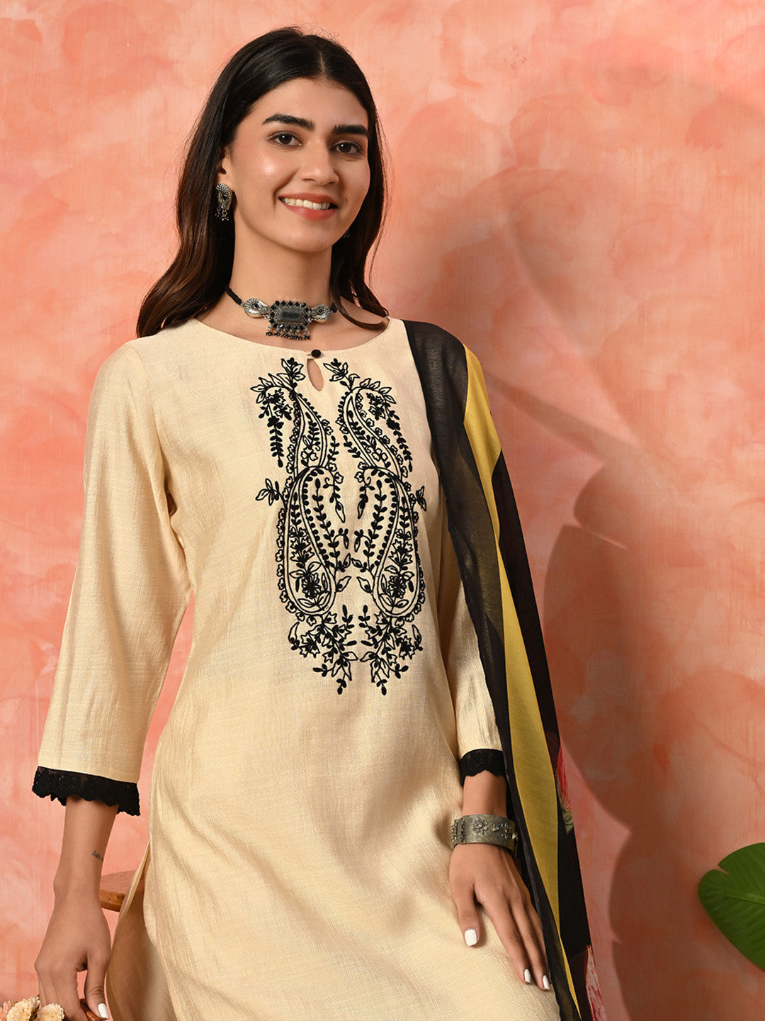 Women Ethnic Kurta Set