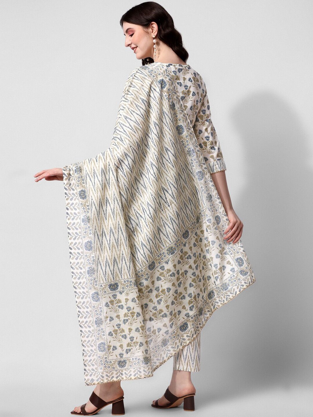Dhiyona KL Floral Printed Gotta Patti Pure Cotton Kurta with Trousers & Dupatta