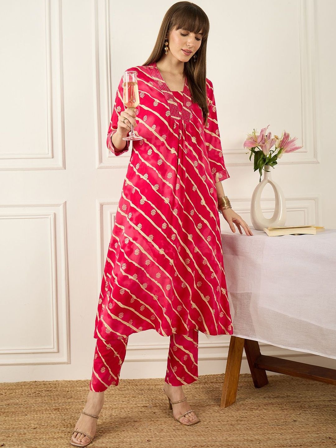 Dhiyona IE Printed V-Neck Three-Quarter Sleeves Top With Trousers