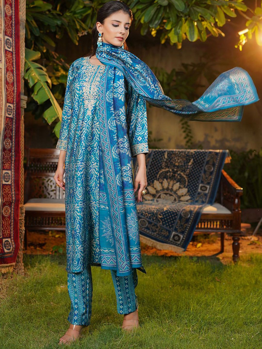 Dhiyona KL Women Ethnic Motifs Printed Kurta with Trousers & Dupatta