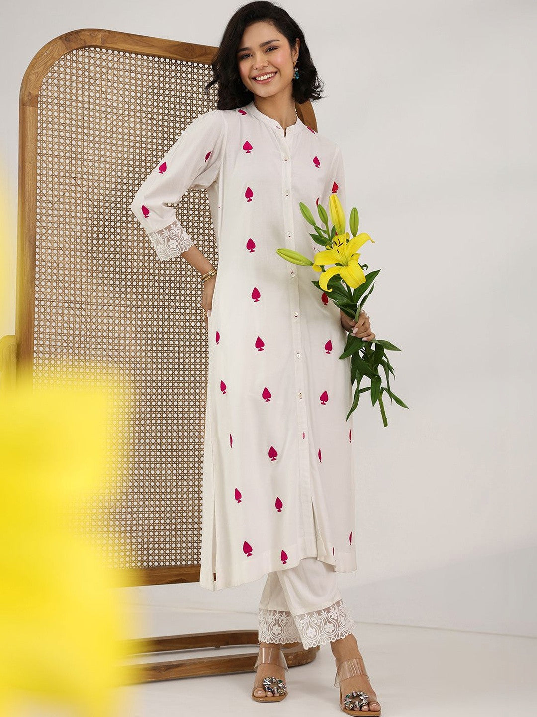 Women Ethnic Motifs Embroidered Regular Thread Work Kurta with Trousers