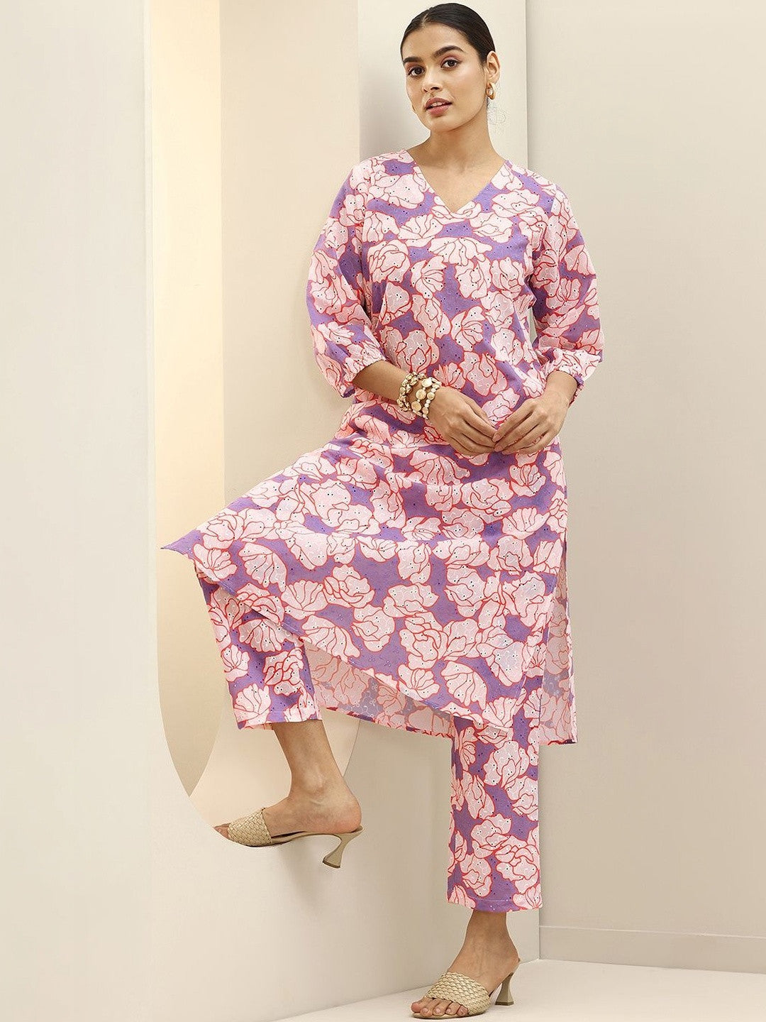 Women Floral Printed Regular Kurta with Trousers