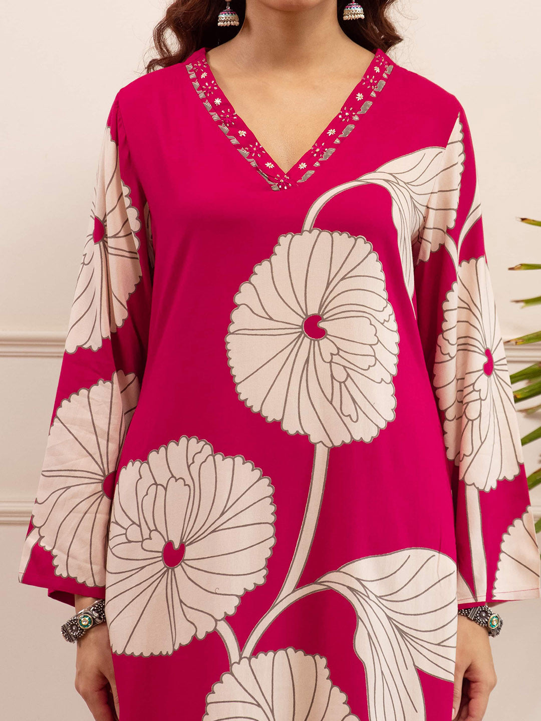 Women Floral Printed V-Neck Straight Kurta With Palazzo