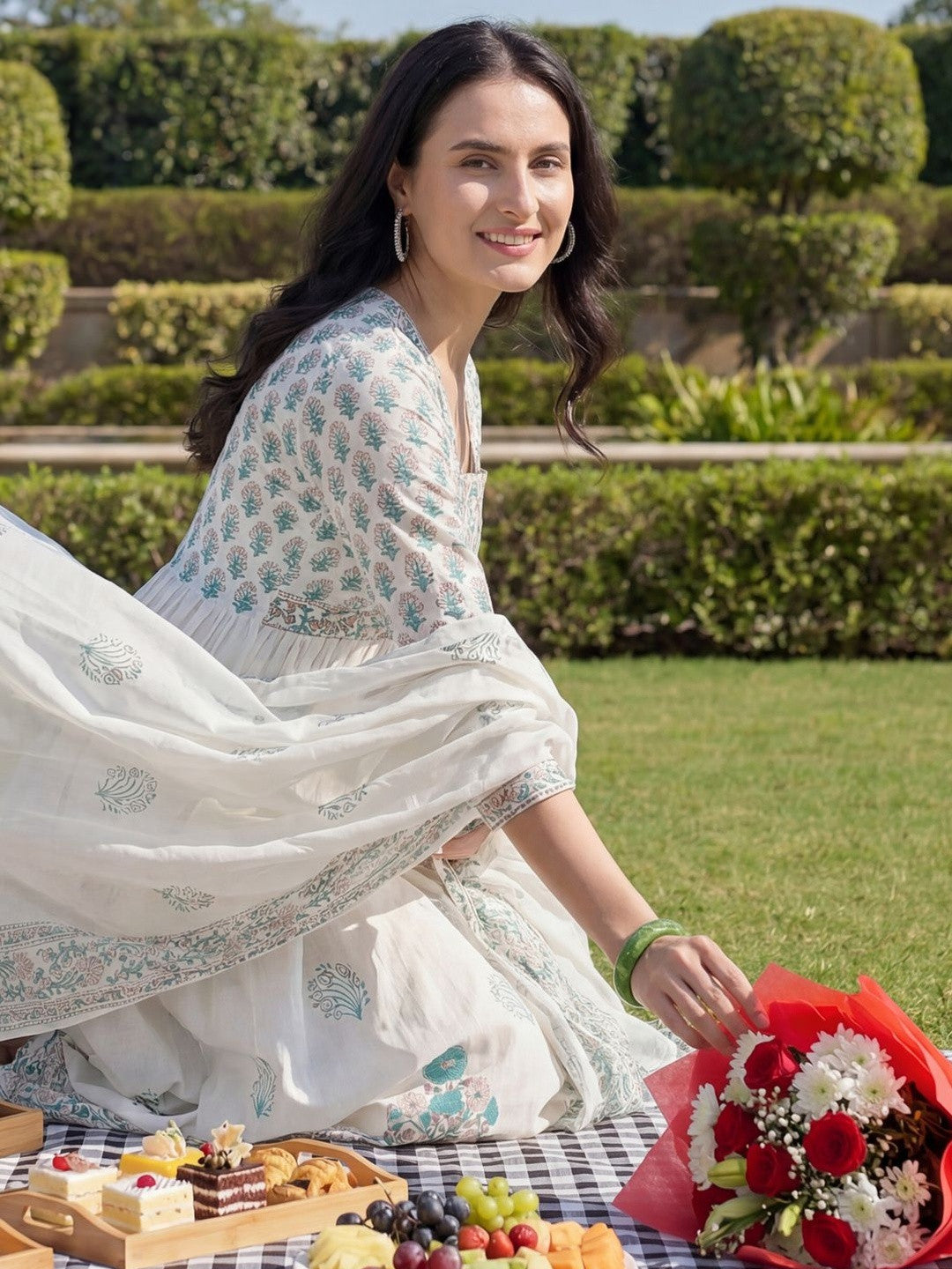 Women Floral Printed Empire Pure Cotton Kurta with Trousers & With Dupatta