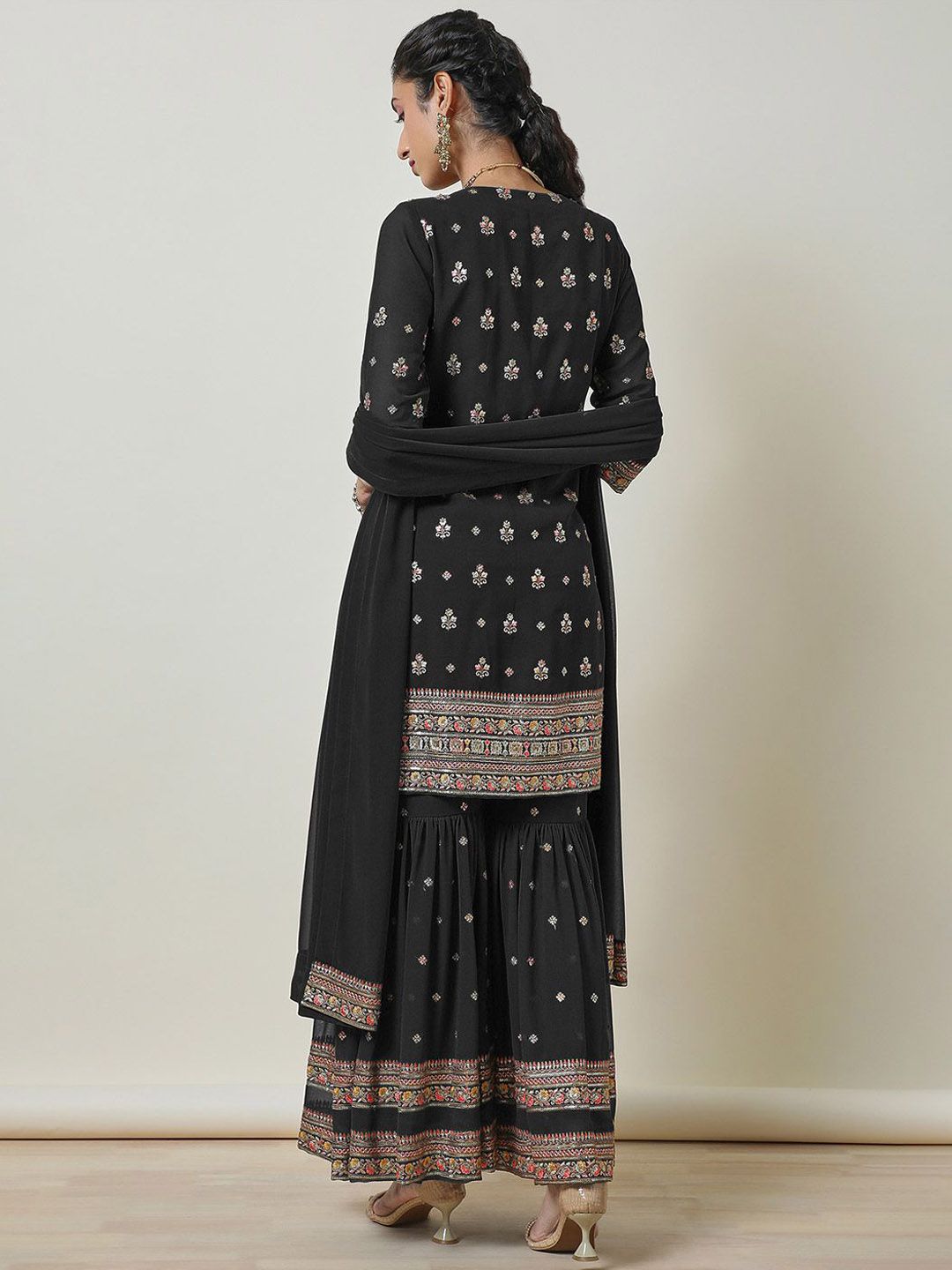 Dhiyona SO Women's Women Floral Regular Thread Work Kurta with Sharara & With Dupatta