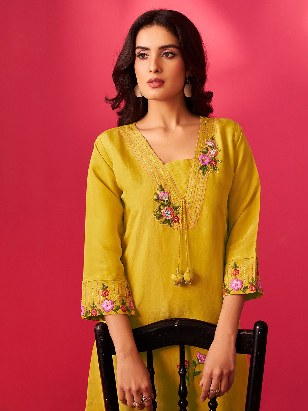 Dhiyona IE Embroidered V-Neck Tunic With Trousers