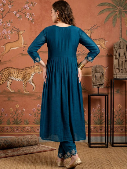 Women Ethnic Motifs Embroidered Empire Thread Work Kurta with Trousers & With Dupatta