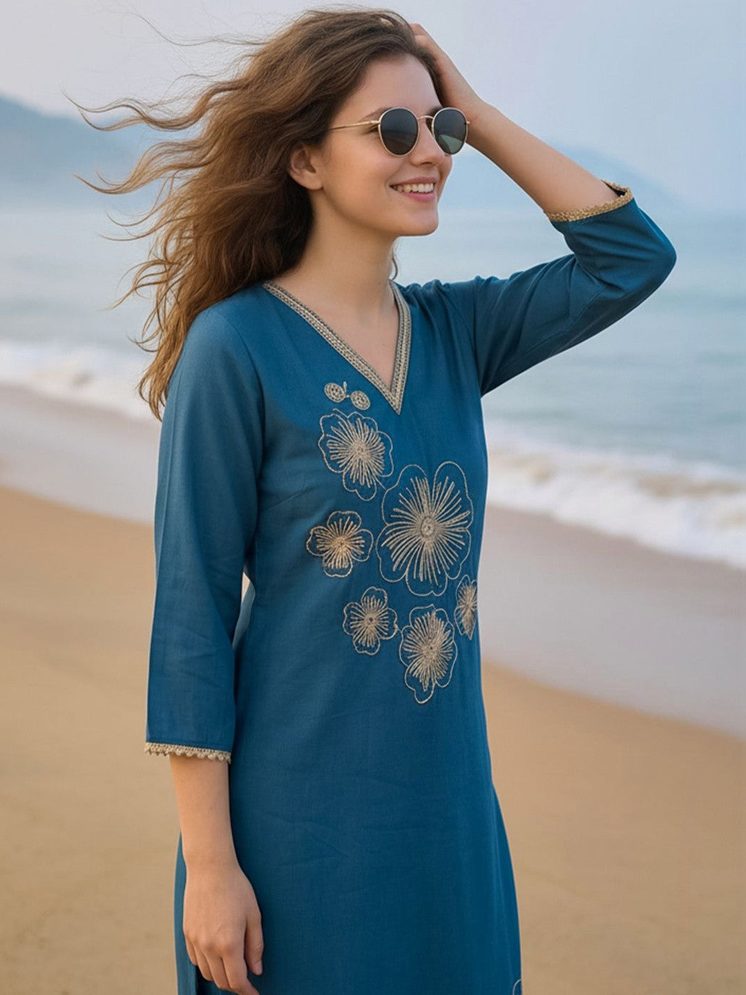 Women Floral Embroidered Regular Thread Work Kurta with Trousers