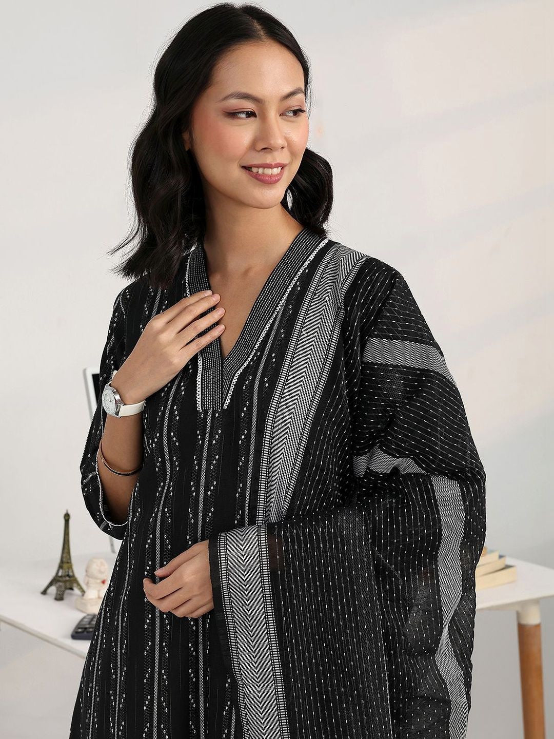 Women Printed Regular Cotton Blend Kurta with Palazzos & With Dupatta