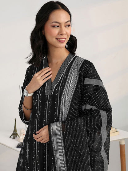 Women Printed Regular Cotton Blend Kurta with Palazzos & With Dupatta