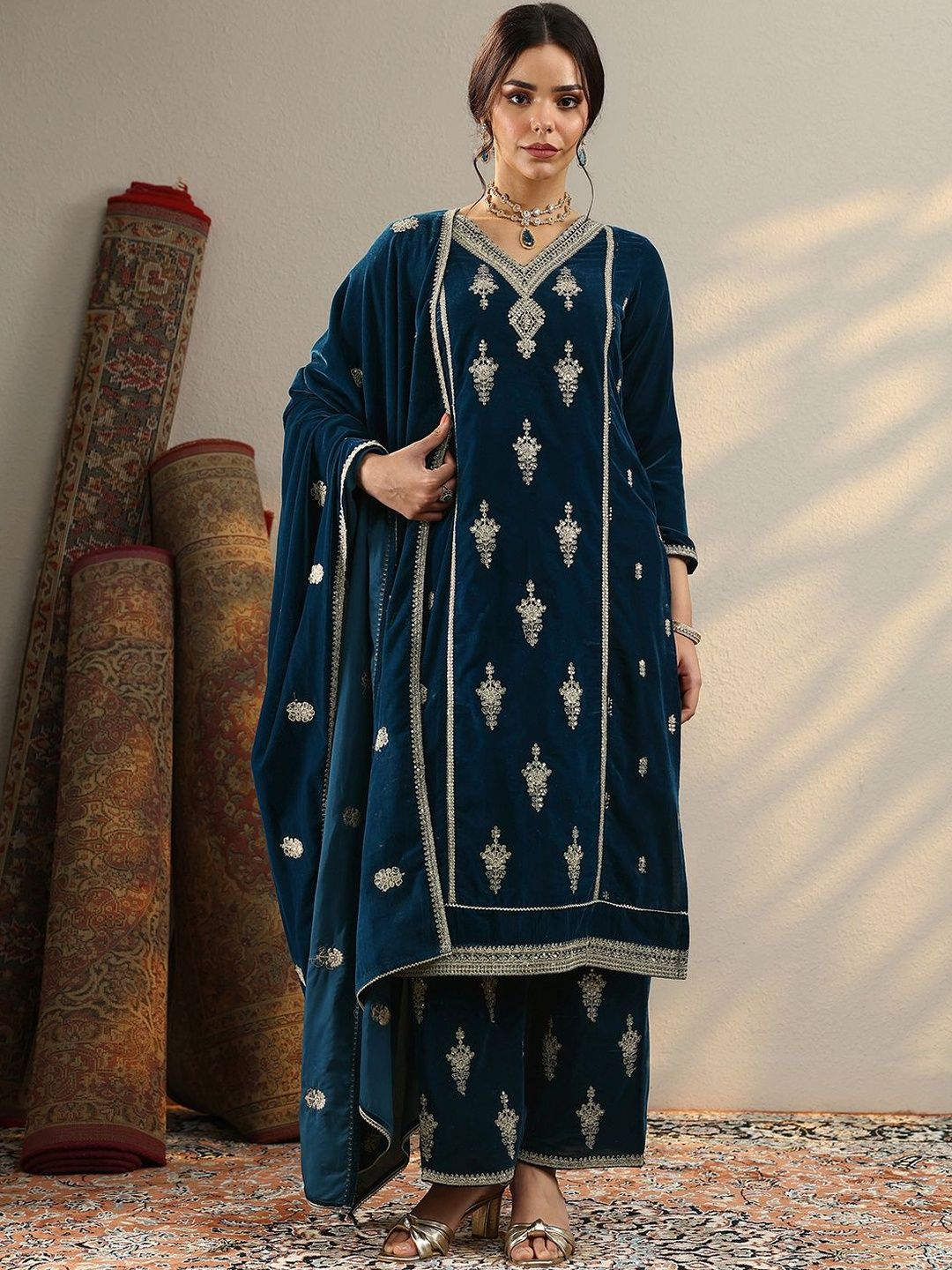 Dhiyona LL Women Ethnic Motifs Embroidered Kurta with Palazzo & Dupatta